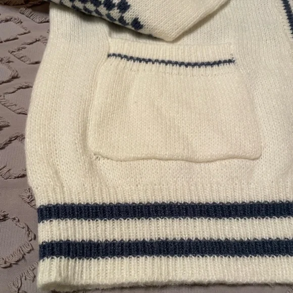 Oddi Women's White and Blue Striped Sweater Lg NWT - Picture 3 of 15
